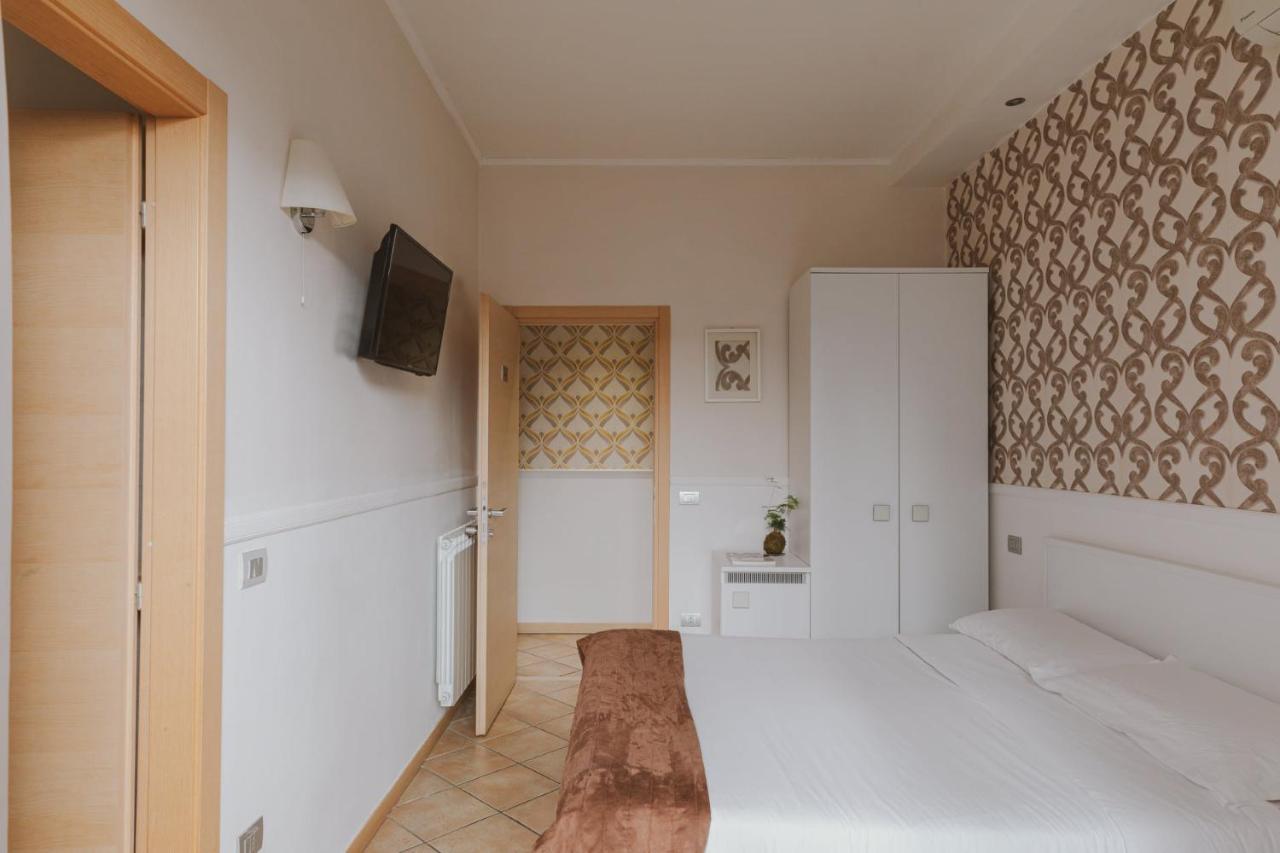 Residenza Il Giglio Ξενοδοχείο Ρώμη Εξωτερικό φωτογραφία